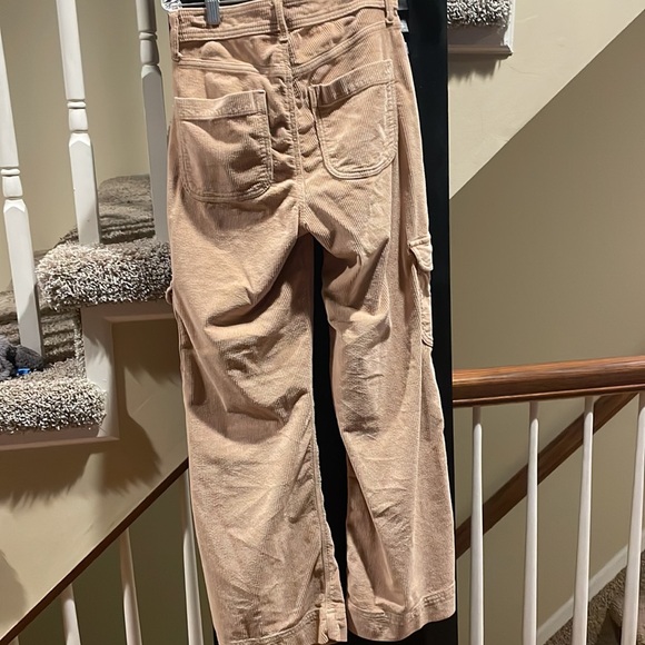American Eagle tan corduroy cargo pants size 2, short - Picture 6 of 7